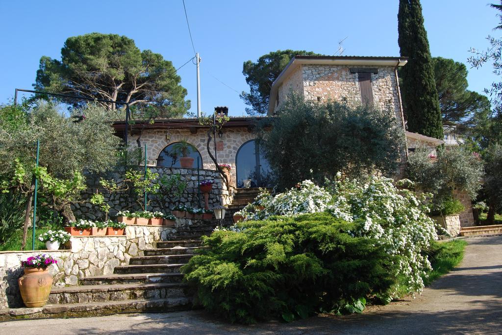 B&B H.M. Sonnino Esterno foto